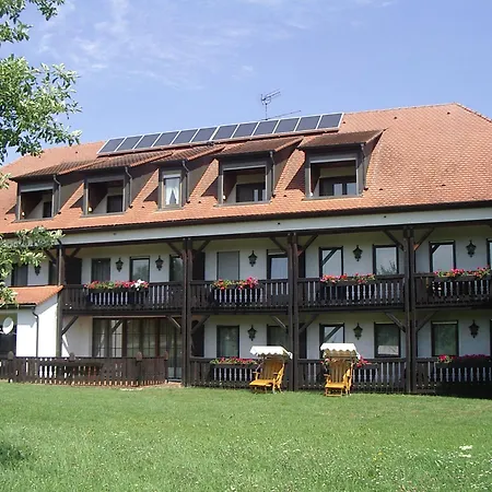 Gruene Au Obernzenn